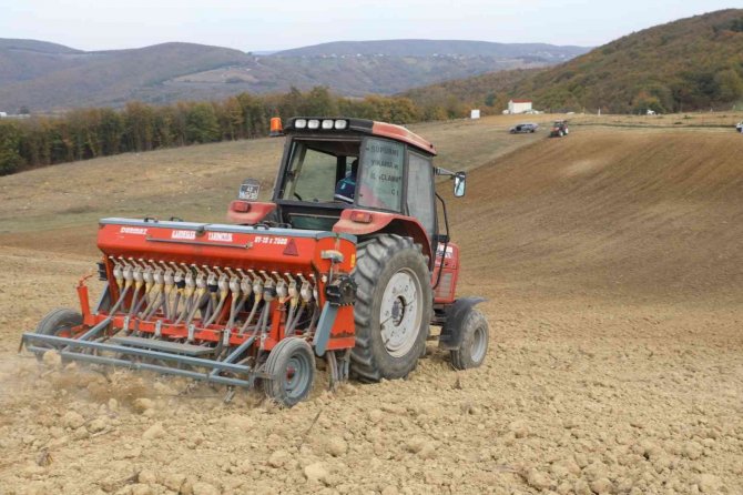 Nusrat Buğday Tohumları Toprakla Buluşturuldu