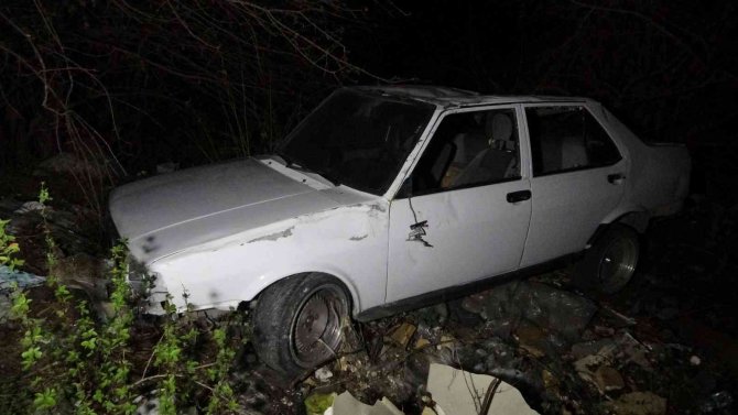 Kastamonu’da Yoldan Çıkan Otomobil 40 Metrelik Uçuruma Yuvarlandı: 2 Yaralı