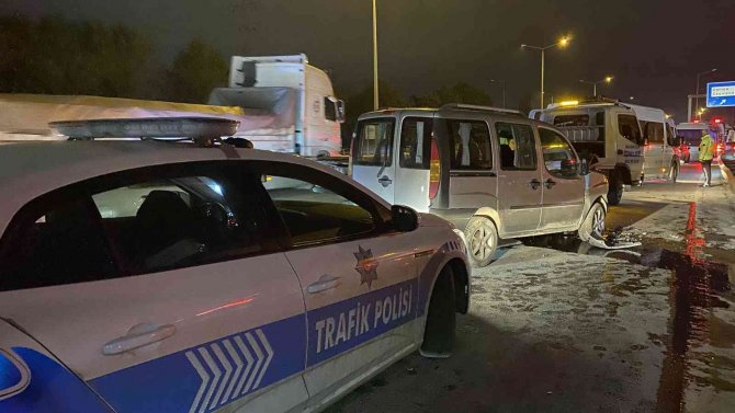 Alkollü Sürücü Zincirleme Kazaya Yol Açtı, 5 Araç Birbirine Girdi: 2 Yaralı