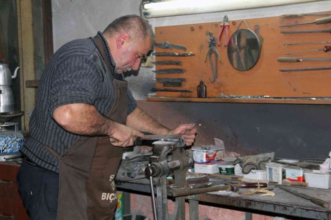 Ülper Bıçağı Fabrikasyon Seri Üretimlere Direniyor