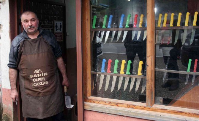 Ülper Bıçağı Fabrikasyon Seri Üretimlere Direniyor