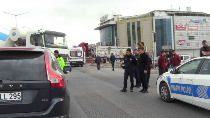 Otomobilin Çarptığı Çocuk Yaralandı