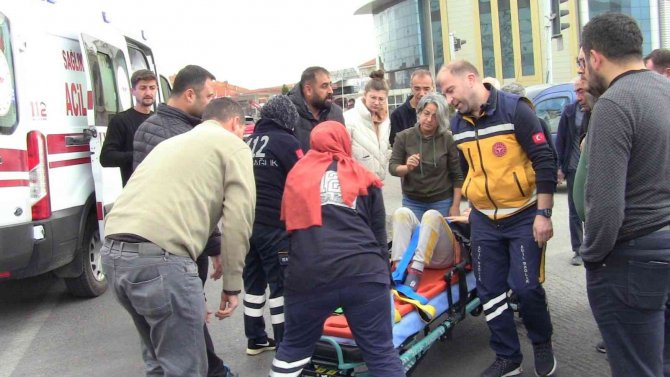 Otomobilin Çarptığı Çocuk Yaralandı