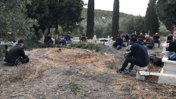 Eski Eşi Tarafından Sokak Ortasında Öldürülen Kadın Toprağa Verildi