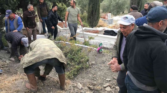 Eski Eşi Tarafından Sokak Ortasında Öldürülen Kadın Toprağa Verildi