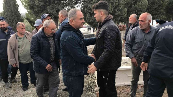 Eski Eşi Tarafından Sokak Ortasında Öldürülen Kadın Toprağa Verildi