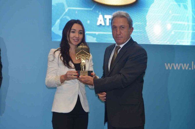 Mıp Üst Üste 12. Kez ’Yılın Liman İşletmecisi’ Seçildi