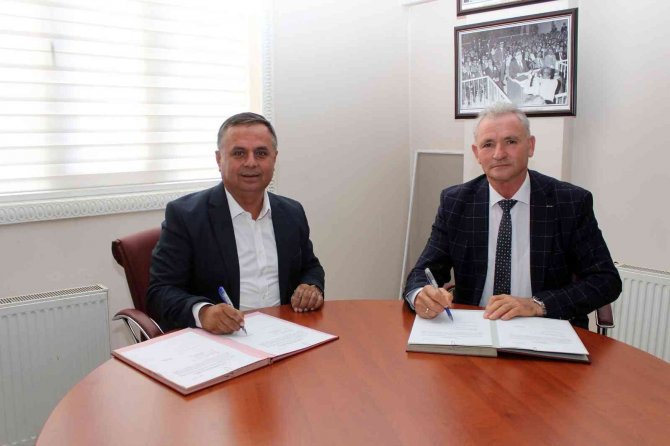 Çal İle Moldova’nın Tomay Kenti Kardeş Kent Oluyor