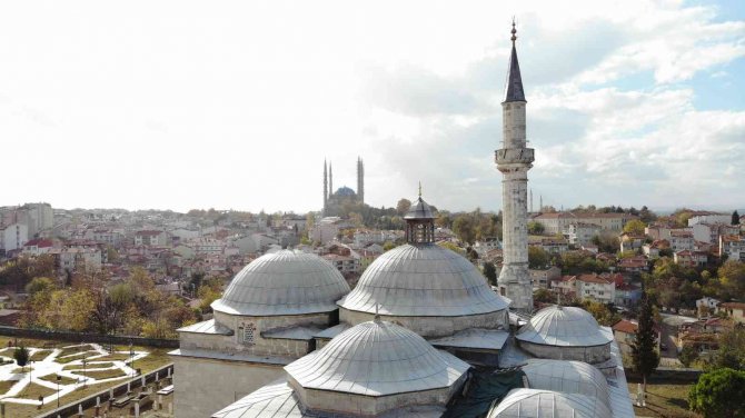 Yıpranan Asırlık Mezar Taşları Onarıldı