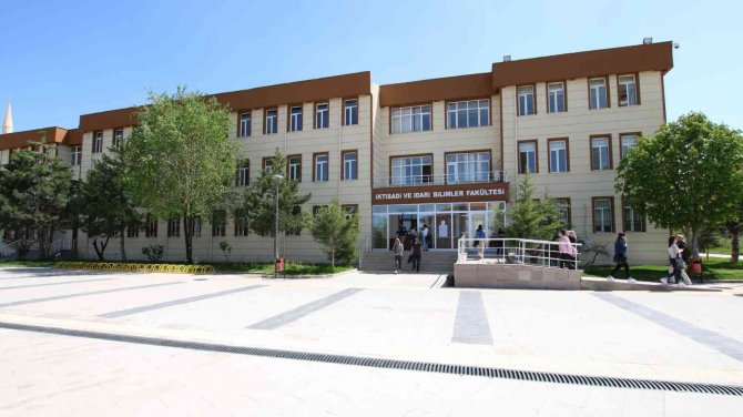 Nevü’de Akademisyen Ataması Yapıldı