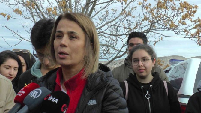 Çevre Temizliği Yapan Nevşehir Valisi Becel: “En Güzel Temizlik, Hiç Kirletmemektir”