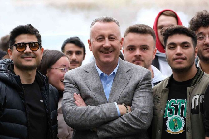 Şehrin Kalbinde Yürüdüler