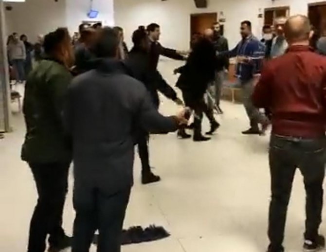 Hastanedeki Demir Çubuklu Kavga Kameraya Yansıdı