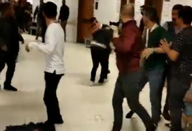 Hastanedeki Demir Çubuklu Kavga Kameraya Yansıdı