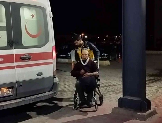 Sivas’ta Otomobil Yoldan Çıktı: 3 Yaralı