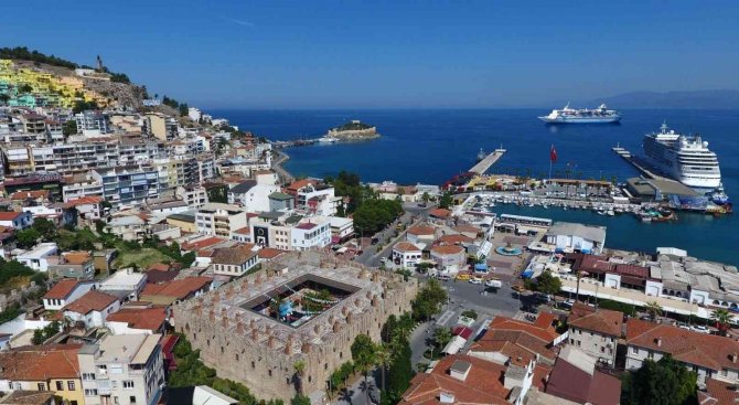 Son 3 Ayda 586 Yabancı Aydın’a Yerleşti