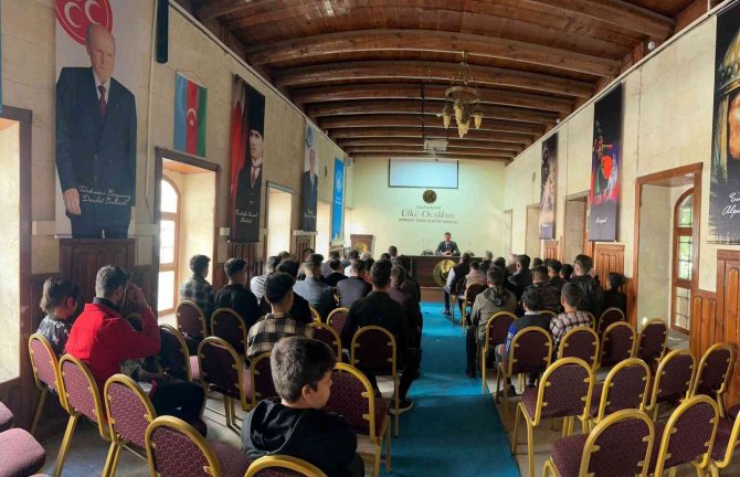 Şahinbey Ülkü Ocakları’nda Bayrak Değişimi