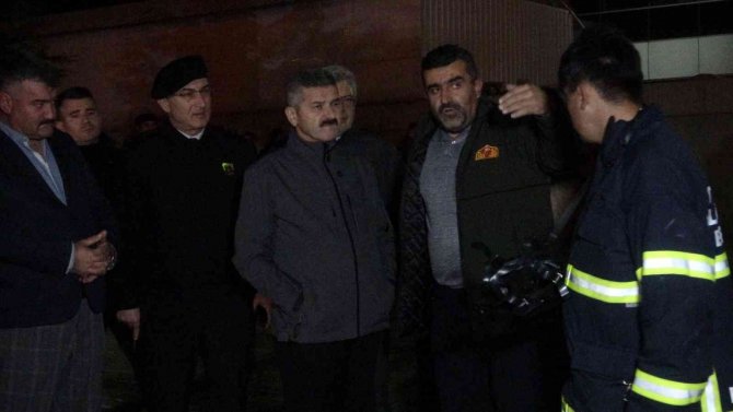 Vali Ergün, “20’ye Yakın Ekip Yangına Müdahale Ediyor”