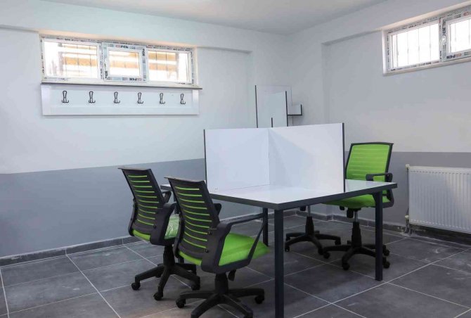 Van Büyükşehir Belediyesinden 235 Okula Kütüphane