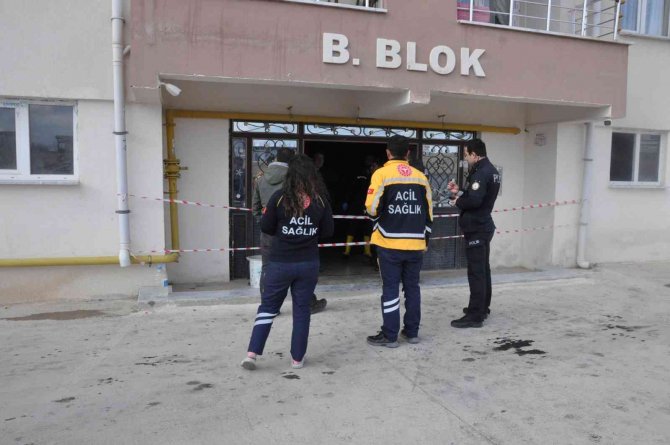 Patlayan Trafo Paniğe Neden Oldu, 26 Kişi Dumandan Etkilendi