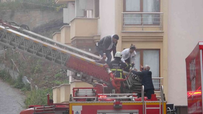 Zonguldak’ta Yangın Paniği, Öğrenciler Böyle Kurtarıldı