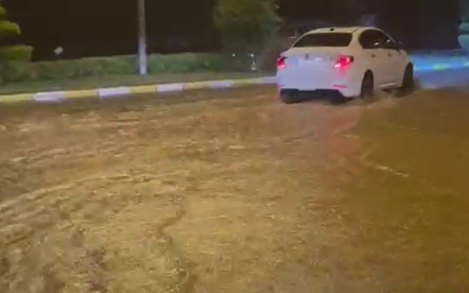 Alanya’da Yağmur Hayatı Olumsuz Etkiledi