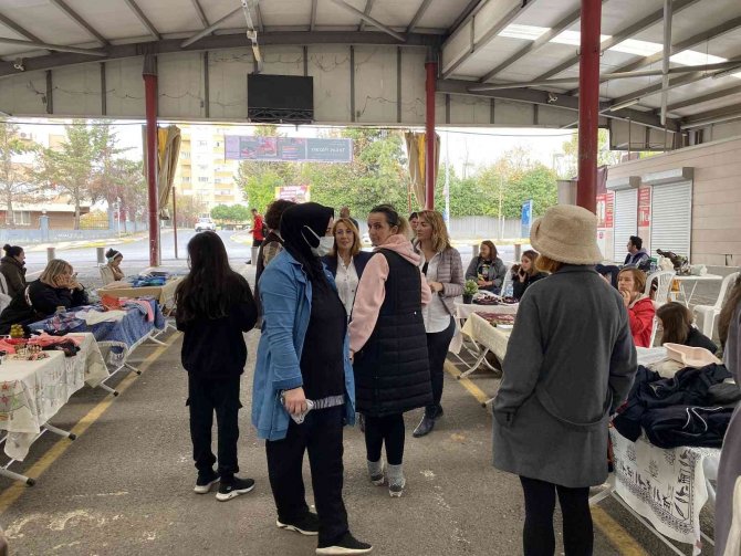 Ataşehir’de ’Atık Azaltım Haftası’ Dolayısıyla Takas Pazarı Kuruldu