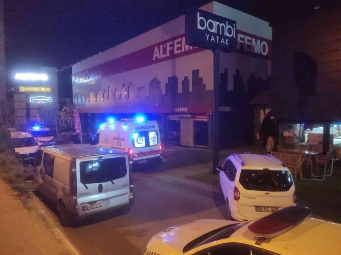 Sevgilisini Bıçaklayarak Öldüren Genç Kız Tutuklandı