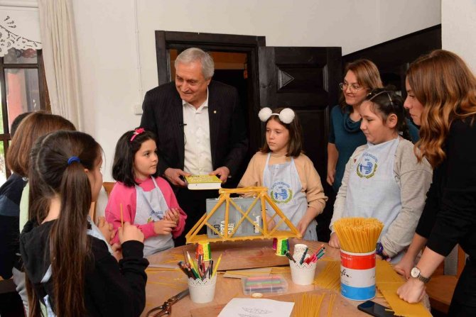 Başkan Bakkalcıoğlu “Geleceğe Köprü İ̇nşa Ediyoruz” Adlı Stem Atölyesine Konuk Oldu