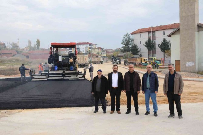 Başkan Üçok: “Bu Sezon 50 Kilometre Sıcak Asfalt Yaptık”