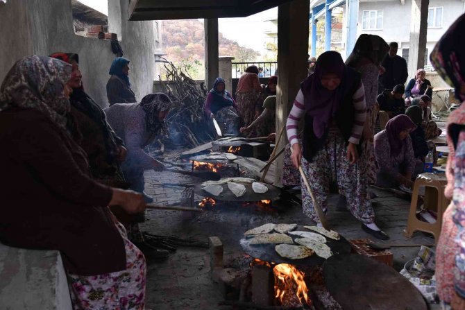 Sındırgı’da Eller Yağmur İçin Semaya Açıldı