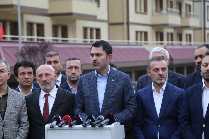 Bakan Kurum, Yeni Yusufeli’nde İncelemelerde Bulundu