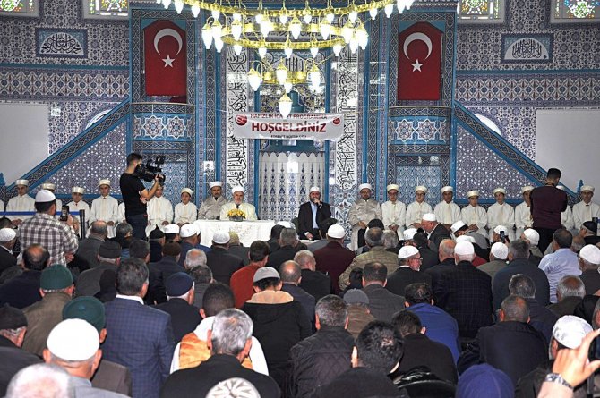 Edremit’te 20 Öğrenci İcazet Merasiminde Belgelerini Aldı