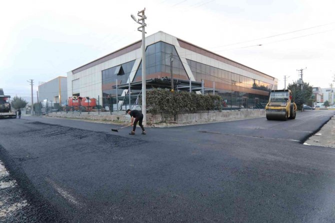 Erenler’de 15 Sokak Daha Asfalt İle Yenilendi