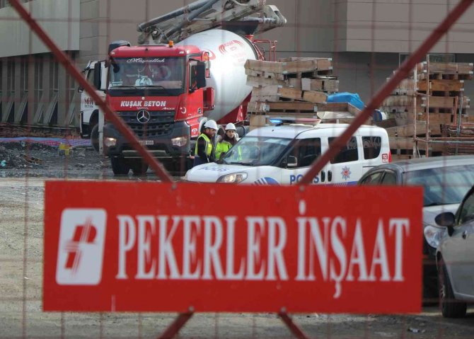 Erzincan’da Yapımı Devam Eden Hastane İnşaatının 3’ncü Katından Düşen İşçi Yaralandı