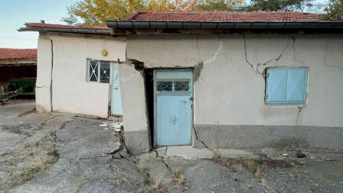 Ölümle Burun Buruna Yaşıyorlar