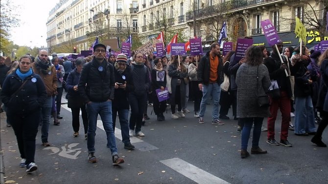 Paris’te Kadın Cinayetleri Protestosu