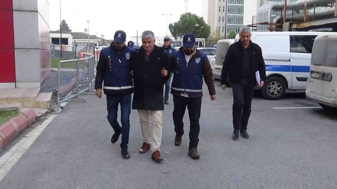 Sokak Ortasında Eşini Öldüren Eski Polis Adliyeye Sevk Edildi