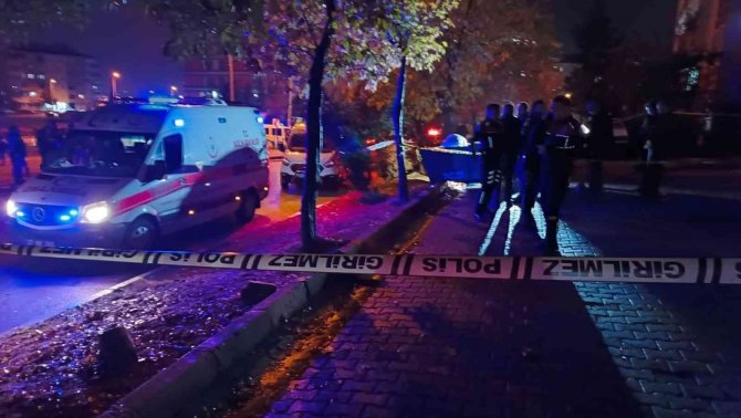 Sokak Ortasında Eşini Öldüren Eski Polis Adliyeye Sevk Edildi