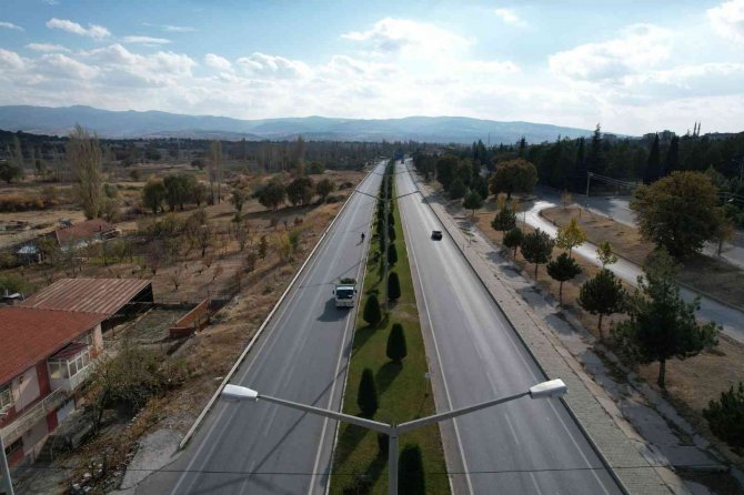 Gediz’de Yeşil Alanların Kış Bakımı Yapılıyor