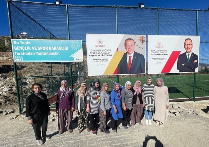 Selendi’de ’Evinin Sultanları’ Sahada Buluştu