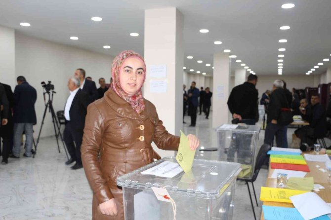 Yütso Seçimlerini ’Mavi’ Liste Kazandı