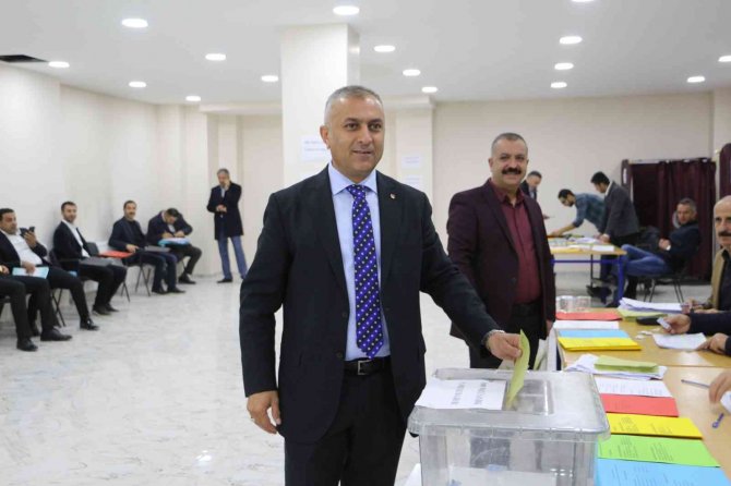 Yütso Seçimlerini ’Mavi’ Liste Kazandı