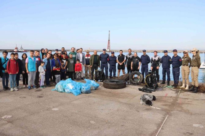 Dörtyol Sahilinde Çevre Temizliği Yaptılar