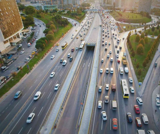 Trafiği Tehlikeye Atan Motosiklet Sürücülerine Uyarı