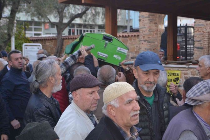 Eski Başkan Son Yolculukta Yalnız Bırakıldı