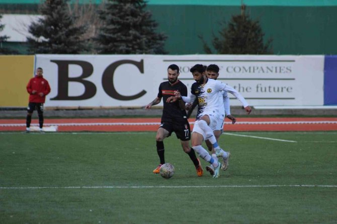 Karşıyaka, Ağrı’da Takıldı