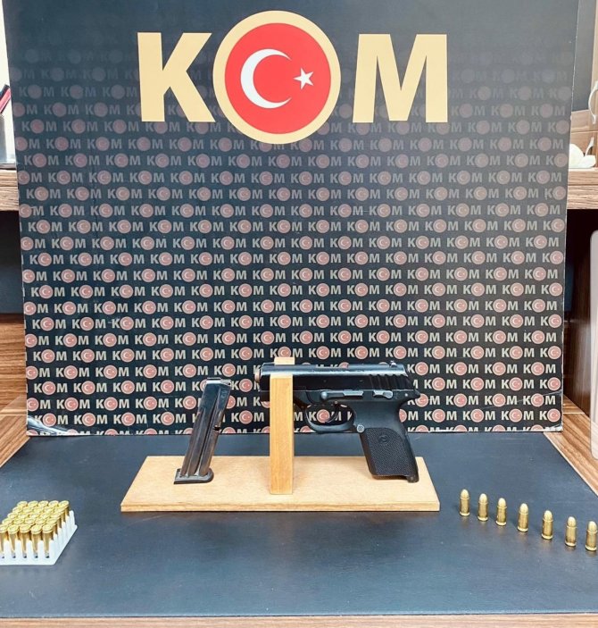 "Yağma" Ve "Resmi Belgede Sahtecilik" Suçlarından Aranan 5 Şüpheli Yakalandı