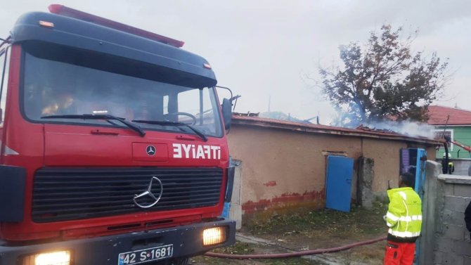 Konya’da Ahır Ve Samanlık Yangını