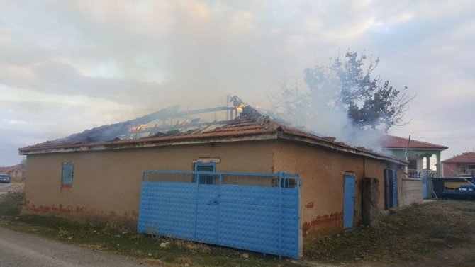 Konya’da Ahır Ve Samanlık Yangını